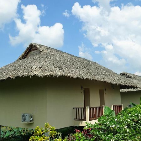 Mekong Riverside Boutique Resort & Spa Cái Bè Quarto foto